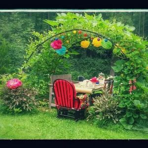 Meet your Posher, April